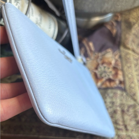 Authentic KATE SPADE Pebbled leather medium zip wristlet - Picture 4 of 7